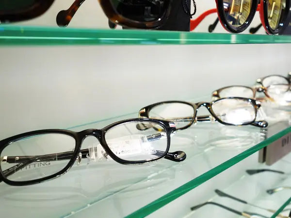 「モンクレール」のメガネフレーム入荷しました