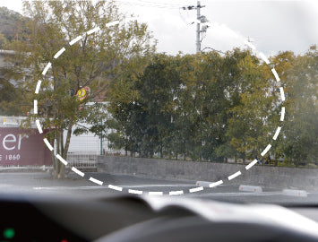 フロントガラスの映り込みが遮断され、景色が捉えやすくなっている。