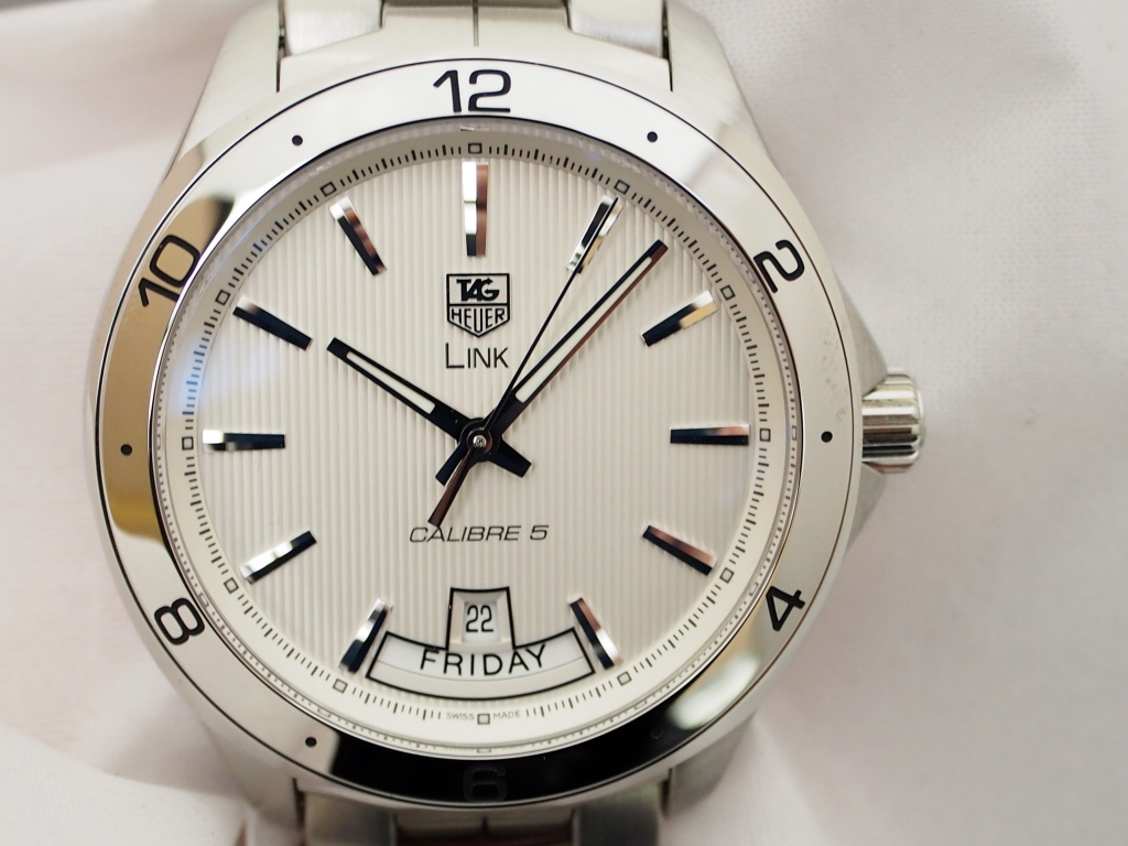 快適な装着感の時計をお探しなら タグ・ホイヤー「リンク デイ デイト」