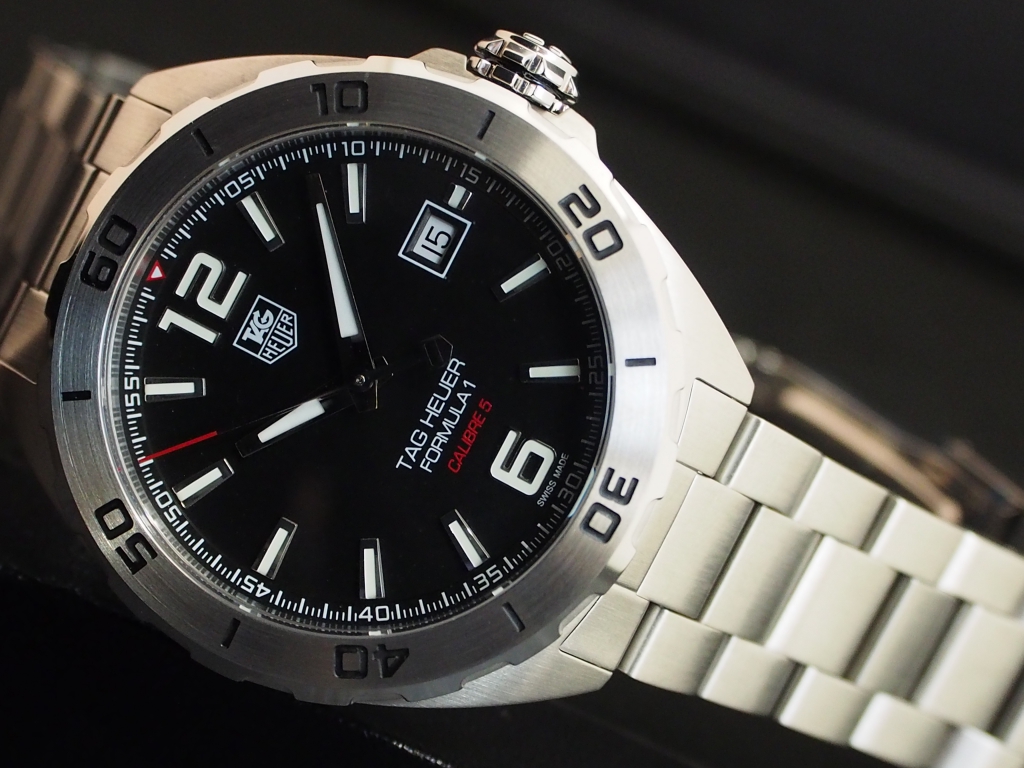 細部までF１らしいこだわりのあるシリーズ！タグ・ホイヤー「フォーミュラ１」-TAG Heuer -P5102635