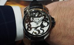オシャレ上級者は時計でリンク 「オッソ イタリィ ヴィゴローソ SV01 ・ アンジェラ WSE01」