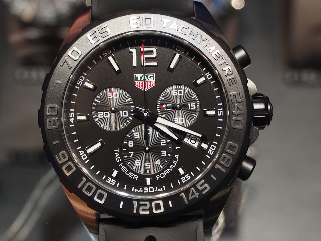TAG HEUER フォーミュラ1 200M メンズ 腕時計 ラバー ブラック