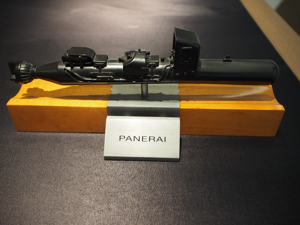 手の込んだマットブラックセラミック素材のケースで人気のラジオミール1940/パネライ PAM00577-PANERAI -P4220021
