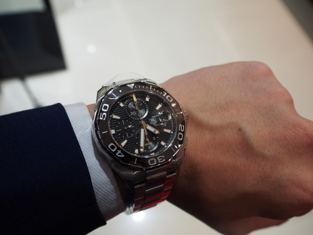 男らしい腕時計を…タグ・ホイヤー アクアレーサー キャリバー16 クロノグラフ セラミック-TAG Heuer -P9102285