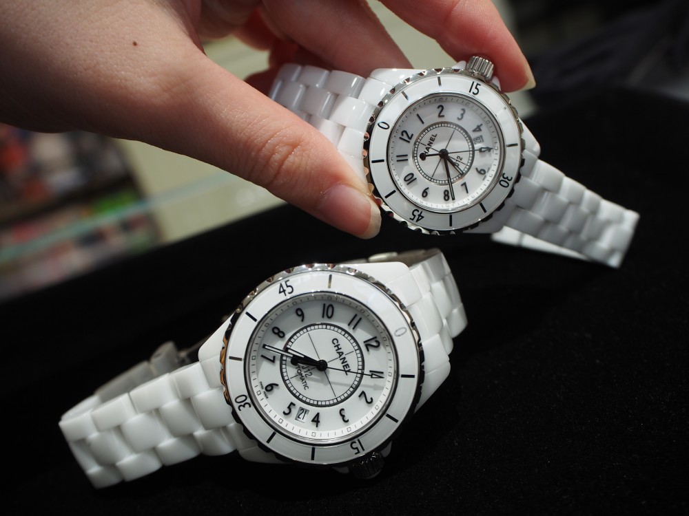 10周年記念イベントが ♢即購入OK♢ ❁ᴗ͈ˬᴗ͈ ◞新品 OHSENデザイン腕時計ホワイト白 超軽量