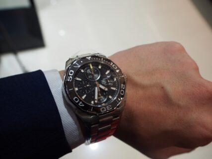 男らしい腕時計を…タグ・ホイヤー アクアレーサー キャリバー16 クロノグラフ セラミック