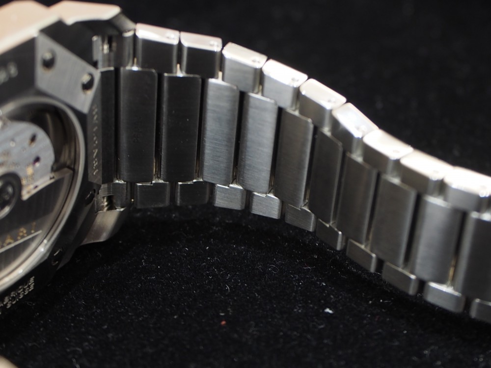 着け心地最高！ステンレスブレスレットの腕時計 ブルガリ・オクト ソロテンポ-BVLGARI（取扱い終了） -PA300179