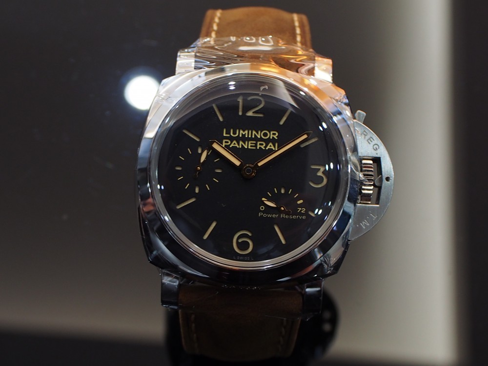 冬におすすめの革ベルトは パネライのアッソルタメンテ PAM00423-PANERAI -PB160026