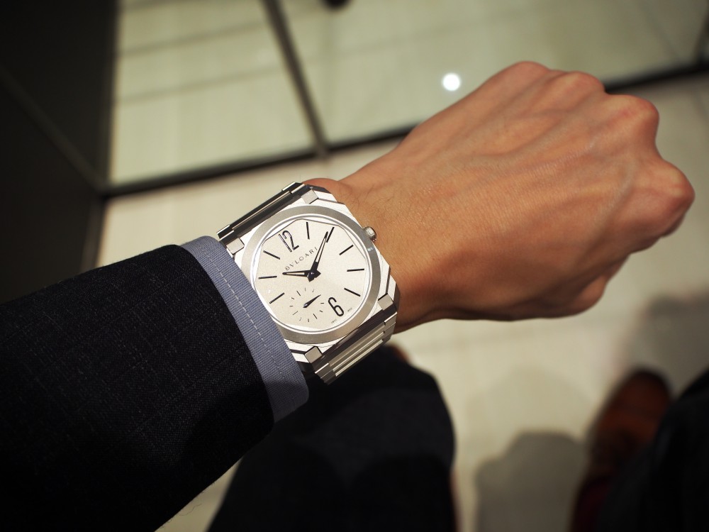 世界最薄自動巻き腕時計のステンレスモデル「オクト フィニッシモ」-BVLGARI（取扱い終了） -PC100448