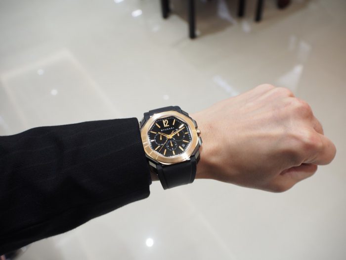 男らしさのある時計、入荷しました。「ブルガリ・オクト ヴェロチッシモ ウルトラネロ」-BVLGARI（取扱い終了） -P2090031-700x525