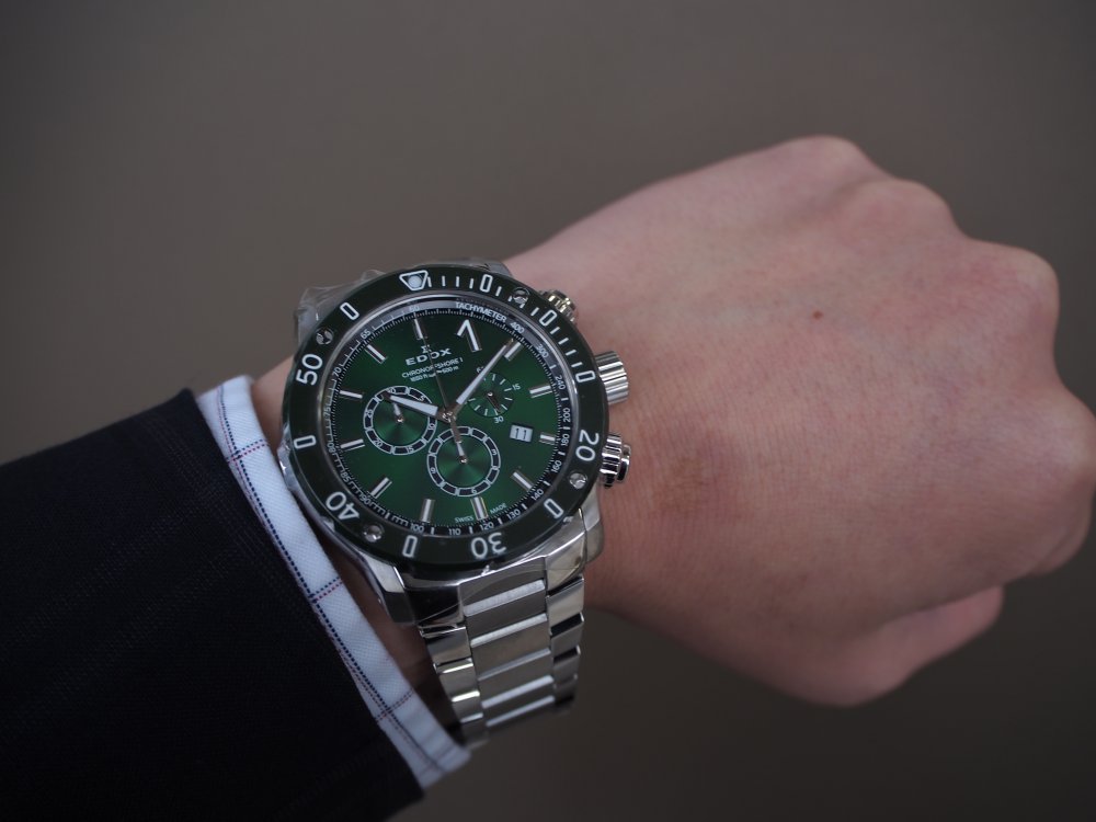 世界最薄自動巻き腕時計のステンレスモデル「オクト フィニッシモ」