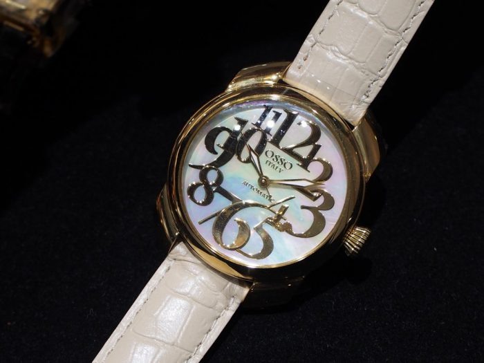 大きめサイズの時計で華やかさと女性らしさを演出！！オッソイタリィ「アンジェラ」-OSSO ITALY スタッフのつぶやき -P3210538-700x525