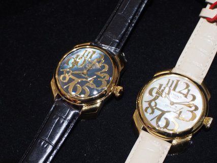 大きめサイズの時計で華やかさと女性らしさを演出！！オッソイタリィ「アンジェラ」