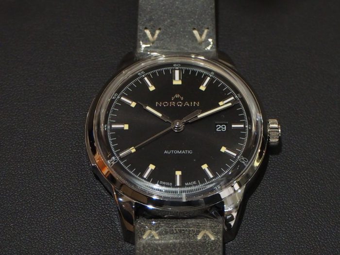 シンプルなスイス製本格機械式時計「ノルケイン フリーダム60 オート」-NORQAIN -P5020006-700x525