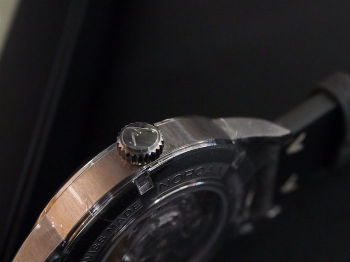 シンプルなスイス製本格機械式時計「ノルケイン フリーダム60 オート」-NORQAIN -P5020014-700x525