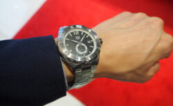本格機械式時計ブランド”タグ・ホイヤー”を手軽に楽しめる1本「フォーミュラ1 キャリバー6」
