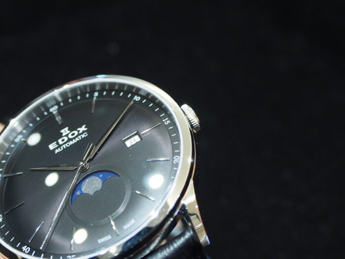秋と言えばお月様。ムーンフェイズの機械式腕時計「EDOX レ・ヴォベール ラ・グランデ・ルネ オートマチック」-EDOX -PA130038-700x525