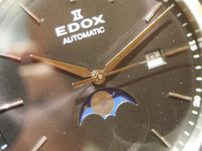 秋と言えばお月様。ムーンフェイズの機械式腕時計「EDOX レ・ヴォベール ラ・グランデ・ルネ オートマチック」-EDOX -PA130039-700x525