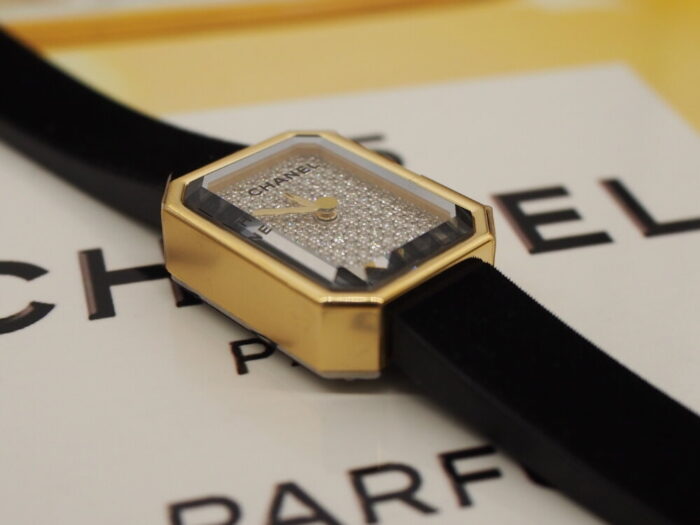 “CHANELらしい”が詰まった可愛すぎるミニ時計。「プルミエール ヴェルヴェット」-CHANEL -PA310021-700x525