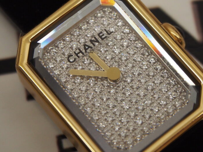 “CHANELらしい”が詰まった可愛すぎるミニ時計。「プルミエール ヴェルヴェット」-CHANEL -PA310023-700x525