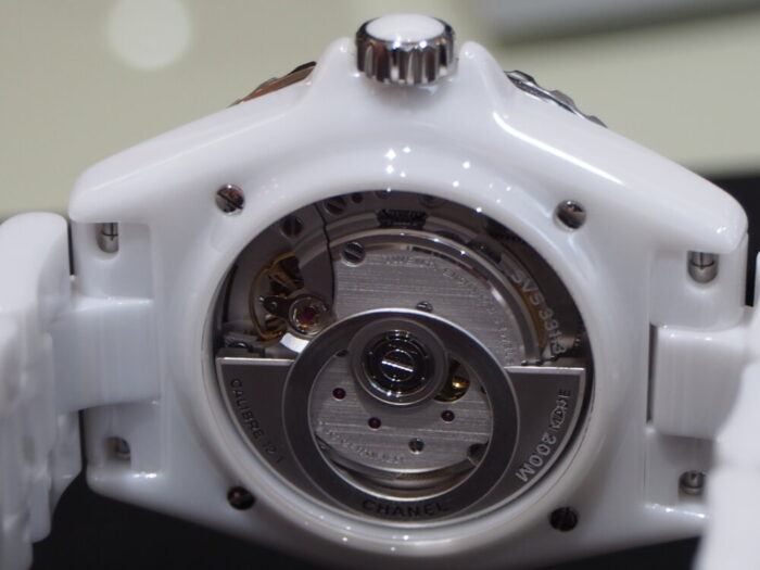 最新腕時計を正規店に見に行こう！シャネルJ12 ブラック・ホワイト-CHANEL -PB120251-700x525