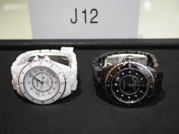 最新腕時計を正規店に見に行こう！シャネルJ12 ブラック・ホワイト-CHANEL -PB120262-700x525