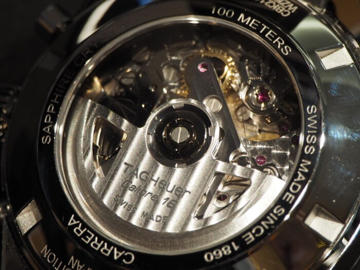 シェル文字盤で特別なお時計に「カレラ キャリバー16 クロノグラフ」-TAG Heuer -P3160124-700x525