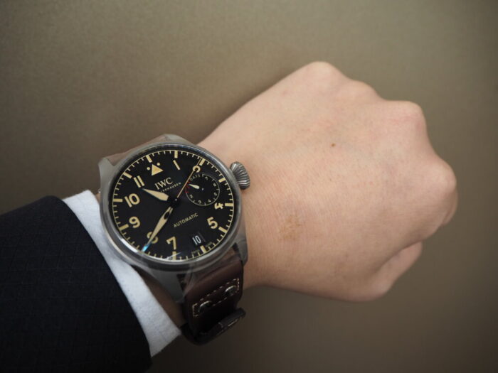 美しいレトロスタイルの腕時計 / IWC ビッグ・パイロット・ウォッチ・ヘリテージ-IWC -P3260278-700x525
