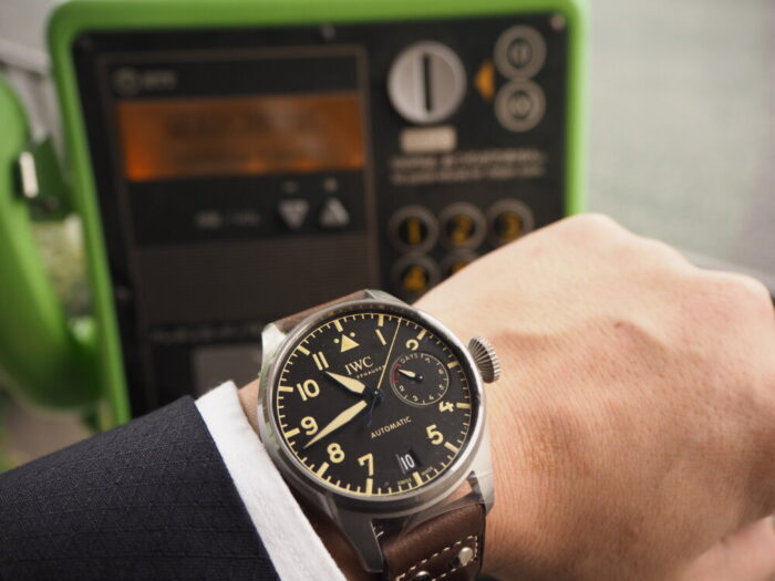 美しいレトロスタイルの腕時計 / IWC ビッグ・パイロット・ウォッチ・ヘリテージ-IWC -P3260292-700x525