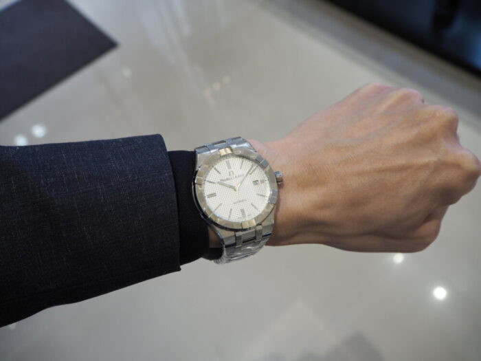 新社会人におすすめの機械式腕時計「モーリス・ラクロア アイコン オートマティック」-MAURICE LACROIX -P4160187-700x525