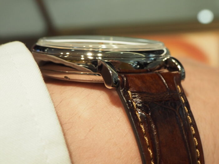 IWC ”アナログだから面白い” 週に1回、手巻き式腕時計のゼンマイを巻く上質な時間。-IWC -P5080551-700x525