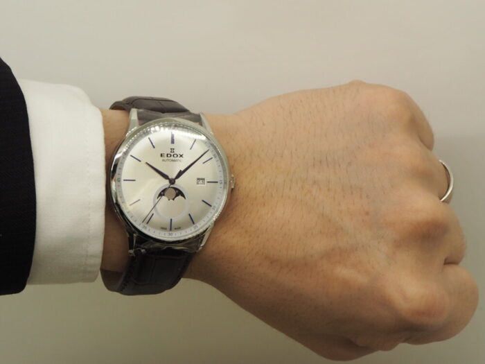 時計好きなら一見の価値あり！老舗メーカーが手掛けるクラシックな1本 エドックス レ・ヴォベール ラ・グランデ ルーン オートマチック-EDOX スタッフのつぶやき -P5230049-700x525