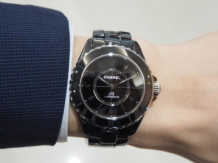 【シャネル】当店初入荷。ブラックが際立つ美しい時計「J12 ファントム」-CHANEL -P7050609-700x525