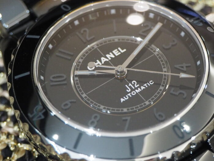 【シャネル】当店初入荷。ブラックが際立つ美しい時計「J12 ファントム」-CHANEL -P7050612-700x525