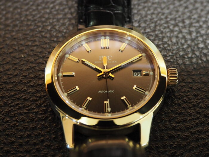 【IWC】金価格高騰中。真の価値のある時計は金無垢。「インヂュニア・オートマティック 」-IWC -P8310098-700x525