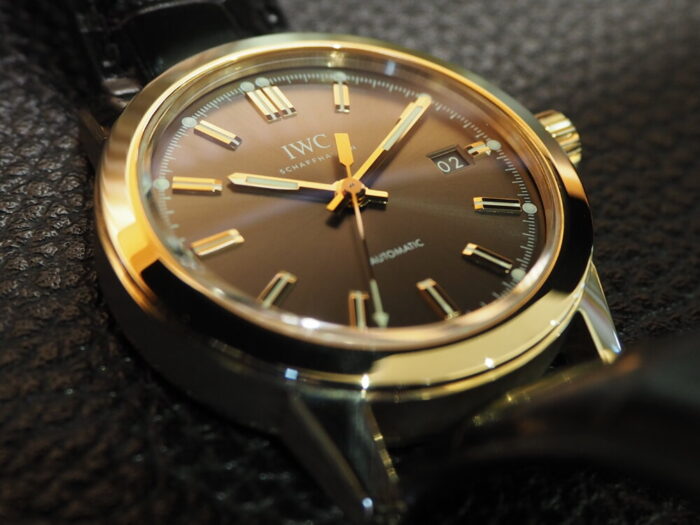 【IWC】金価格高騰中。真の価値のある時計は金無垢。「インヂュニア・オートマティック 」-IWC -P8310099-700x525