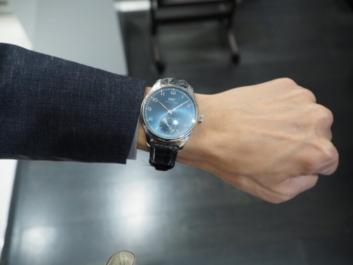 【IWC】シンプルなブルー文字盤の時計「ポルトギーゼ オートマティック40」-IWC -PA040657-700x525