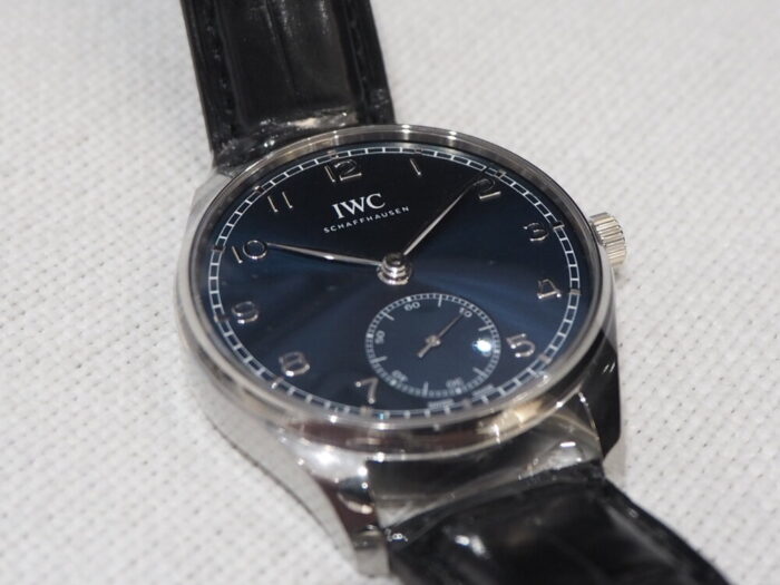 【IWC】シンプルなブルー文字盤の時計「ポルトギーゼ オートマティック40」-IWC -PA040663-700x525