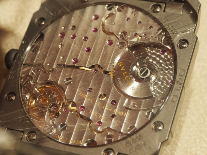 ブルガリ オクト フィニッシモ 軽量薄型でありながら高級感を損なわない稀有な時計-BVLGARI（取扱い終了） -PA170166-700x525