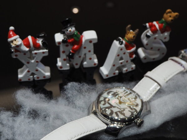 女性へのクリスマスプレゼントにおススメの時計「オッソ イタリィ アンジェラ」-OSSO ITALY -PC231033-600x450