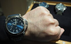 海軍時計に相応しい爽やかな1本…。パネライ「ルミノール ロゴ ブルーマーレ」