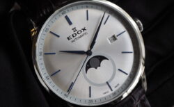 20万円台の時計の作り込みではない！？　記念品としても◎　EDOX「レ・ヴォベール ラ・グランデ・ルネ オートマチック」