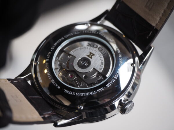 20万円台の時計の作り込みではない！？　記念品としても◎　EDOX「レ・ヴォベール ラ・グランデ・ルネ オートマチック」-EDOX -P5170164-600x450