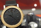 ブラックで統一された女性用の腕時計「J12 ファントム」