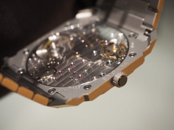 薄い…。世界屈指の時計技術を誇る。ブルガリ「オクト フィニッシモ」-BVLGARI（取扱い終了） 鹿児島店からのお知らせ フェア・イベント情報 -P7130447-600x450