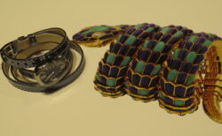 4連ブレスレットで蛇が巻き付く様を表現…。ブルガリ「セルペンティ」