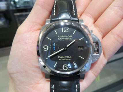 【 PANERAI 】着せ替え豊富なパネライで四季を問わず、シーンを問わないお時計に・・。