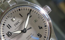 【 IWC 】 当店初入荷となる「パイロット・ウォッチ・マーク XX」、ブレスモデルが入荷致しました。今なら店頭でご覧いただけます！！