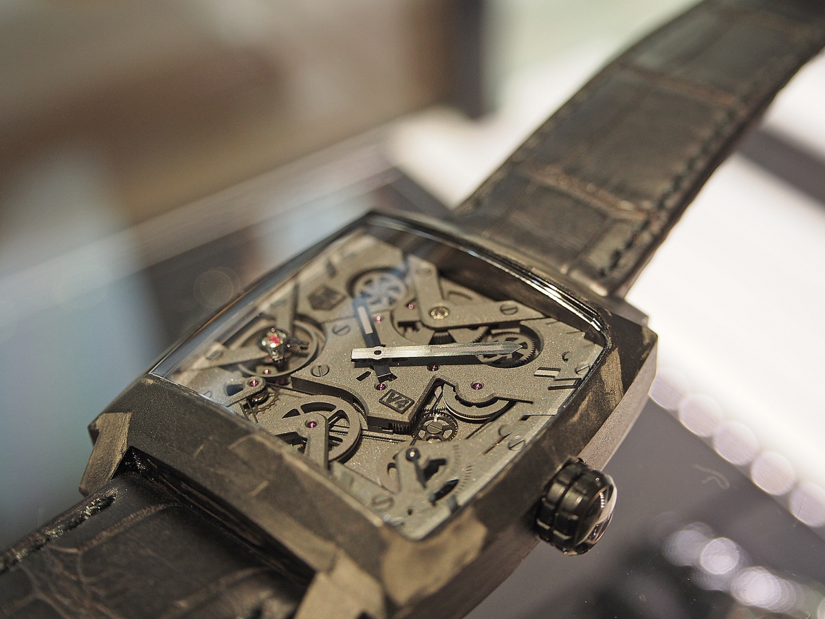 TAG Heuer FAIR】モナコ V4 ファントム期間限定特別展示しており