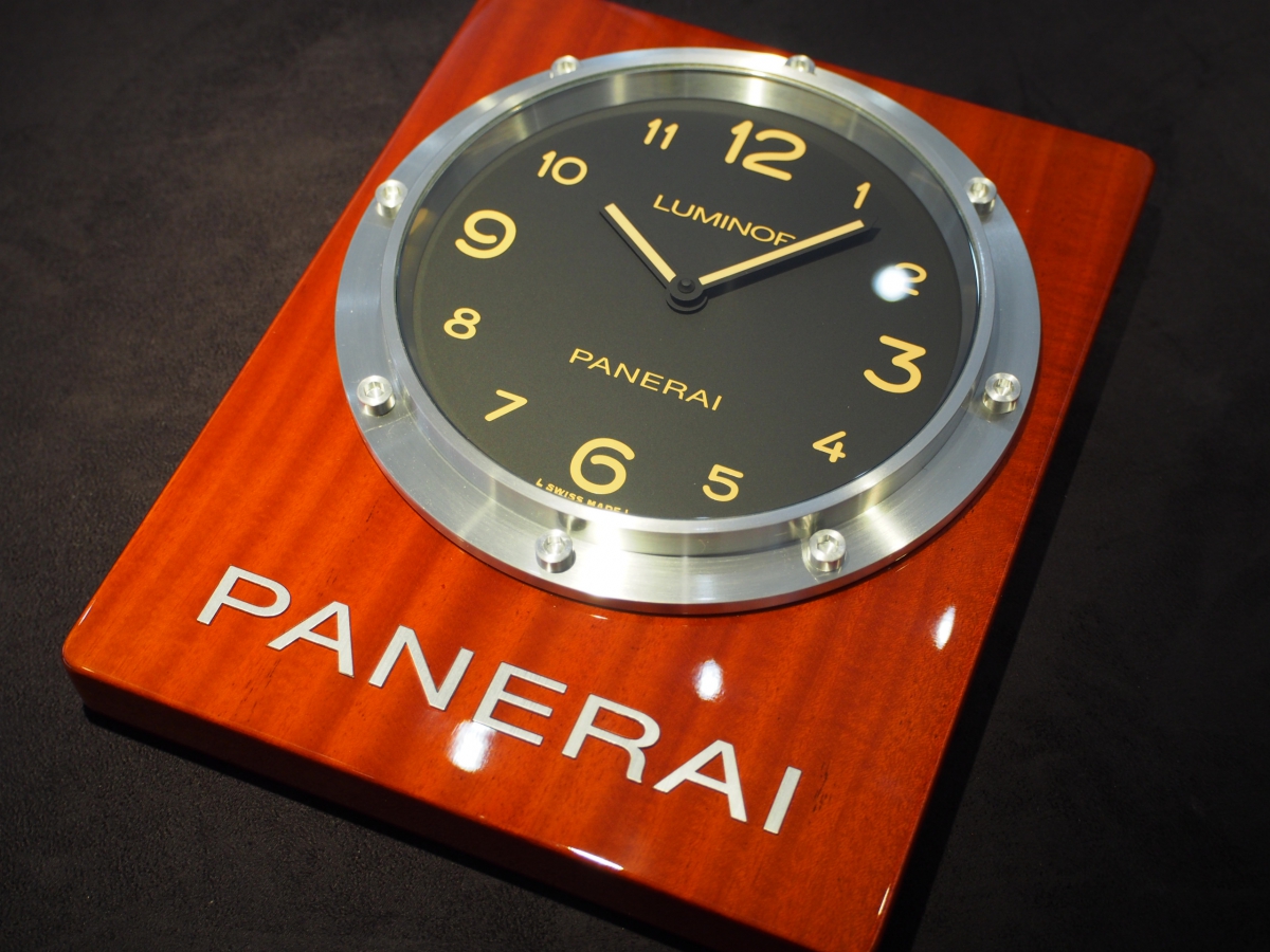 PANERAIより壁掛時計(ウォールクロック)のご紹介。